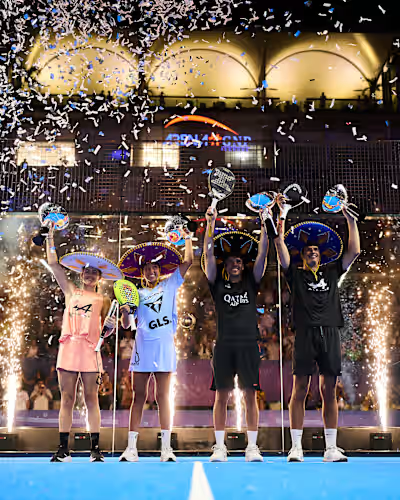 GNP México Major Premier Padel en Acapulco con jugadores profesionales y estadio lleno, torneo de pádel de clase mundial en México